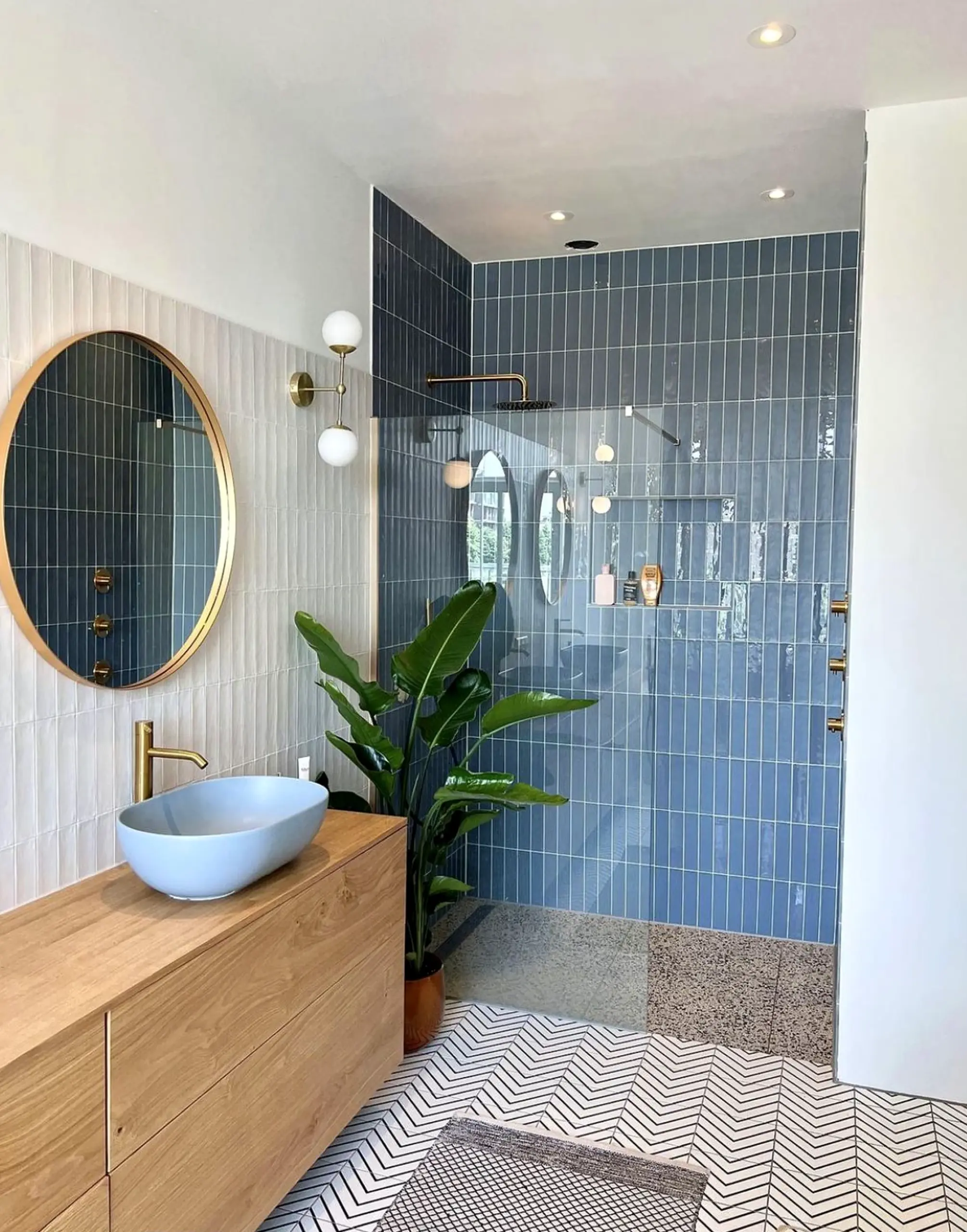 Fresh patio corner brings a useful note of movement, making the design feel bright but not busy.