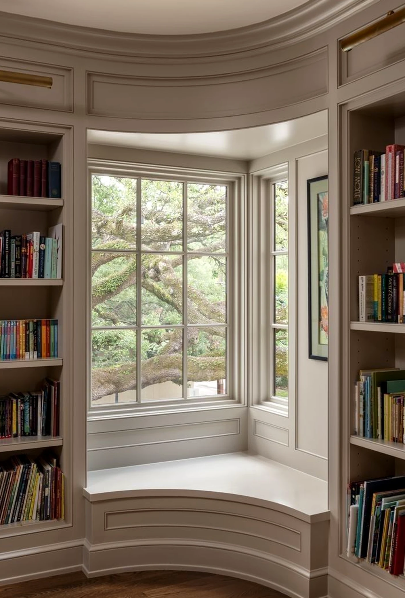 Sunny entry console supports the view through character, leaving the space feeling clear and inviting.
