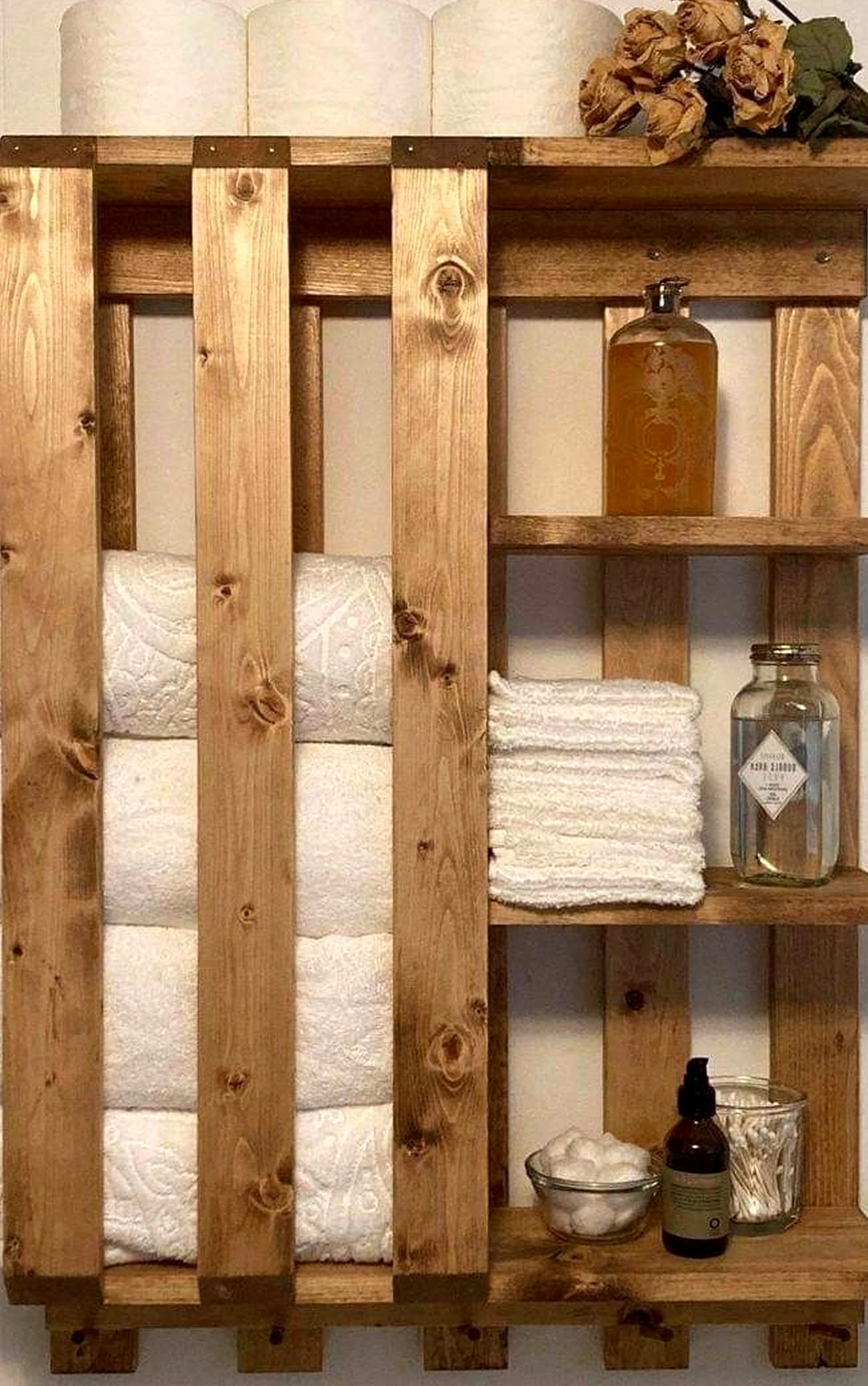 Tactile ceiling detail brings a useful note of focus, making the garden edge feel personal and relaxed.