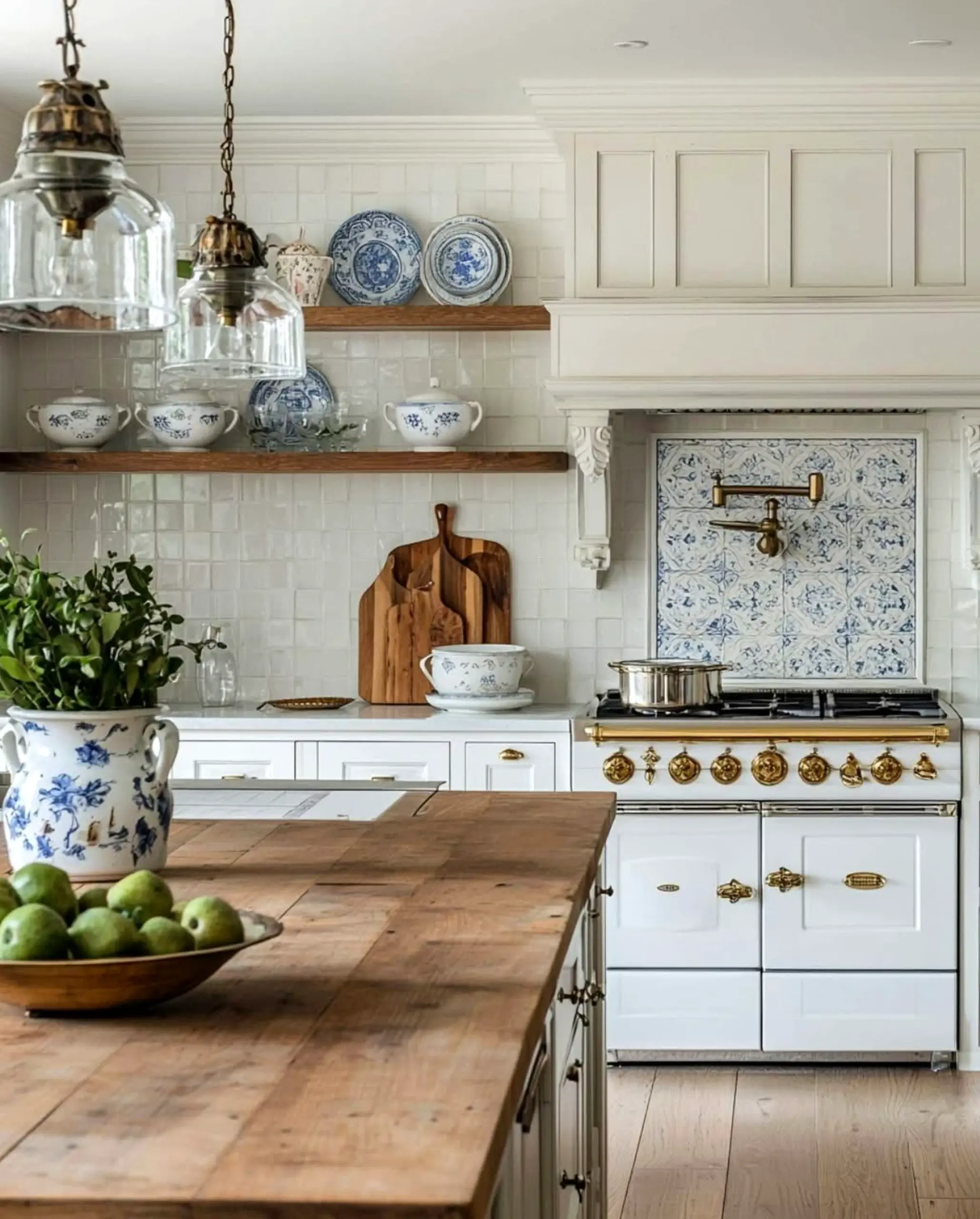 Open kitchen nook supports the wall through character, leaving the space feeling ready for quiet use.