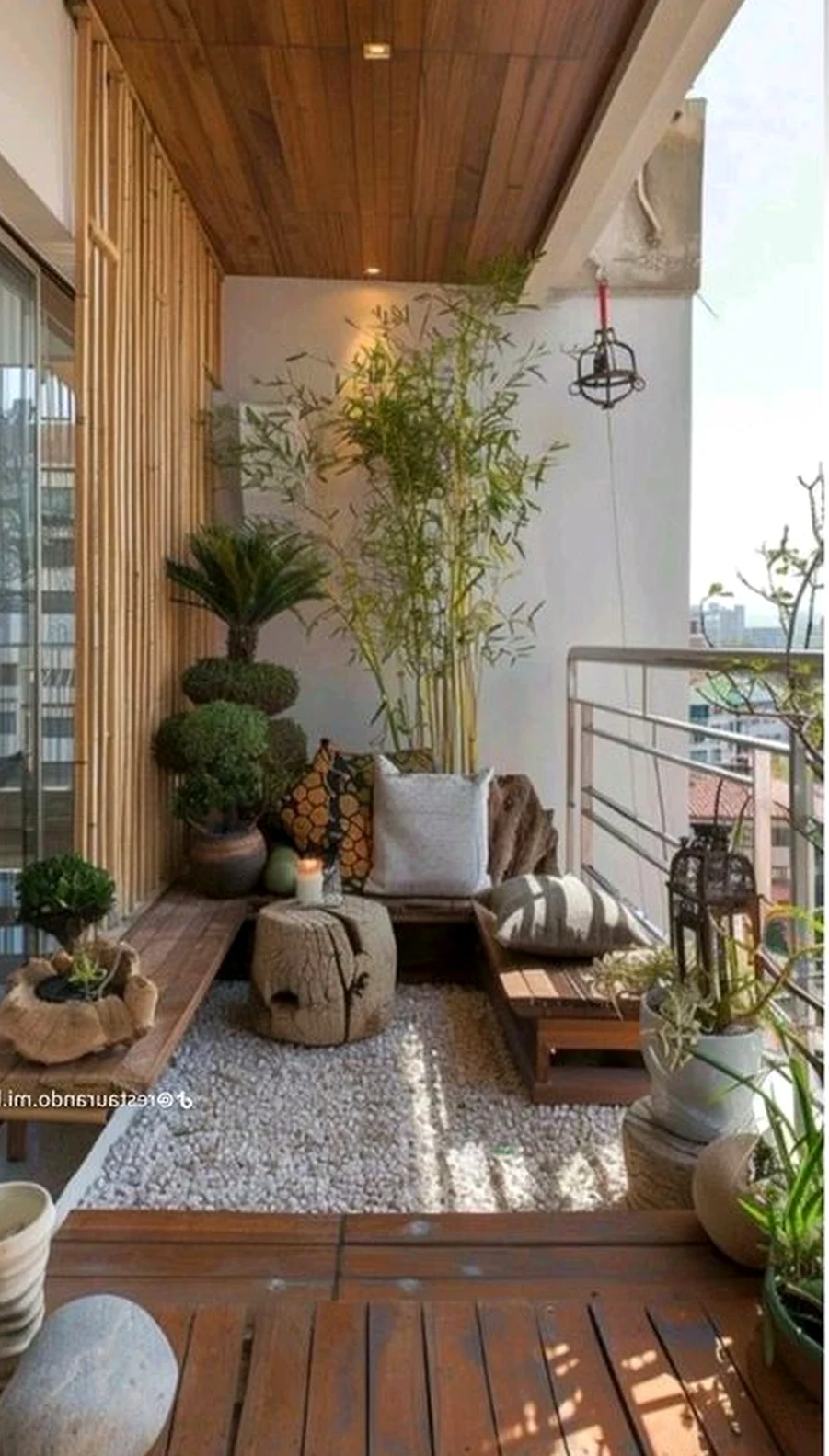 Graceful decorative mirror brings warmth to the entry, creating a mood that feels simple yet expressive.