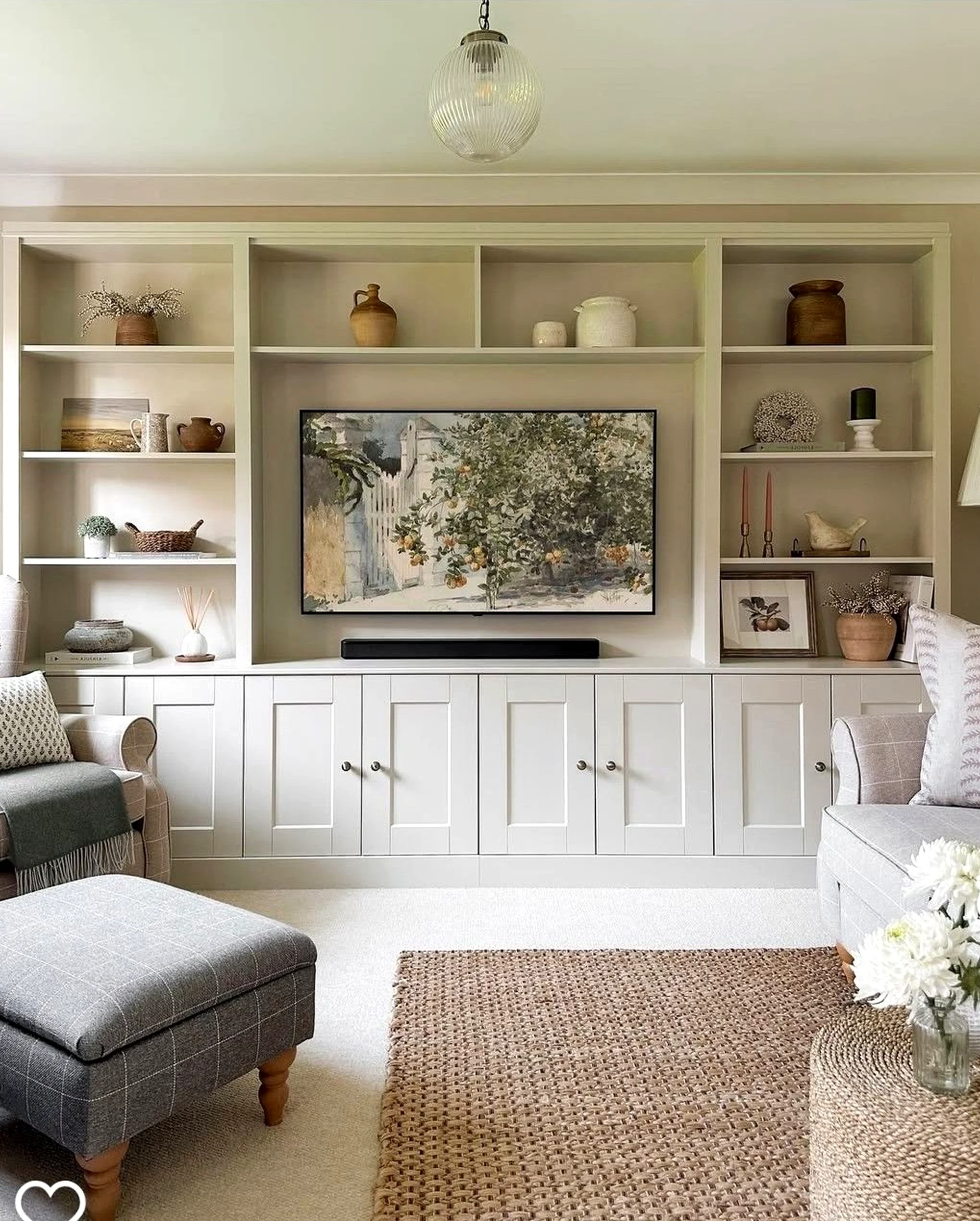 Fresh entry console adds a clear layer of contrast, helping the backdrop feel visually grounded.